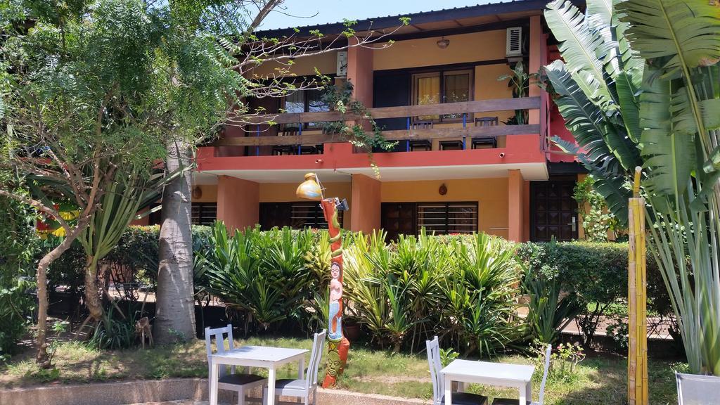 Hotel Napoleon Lagune Lomé Kültér fotó