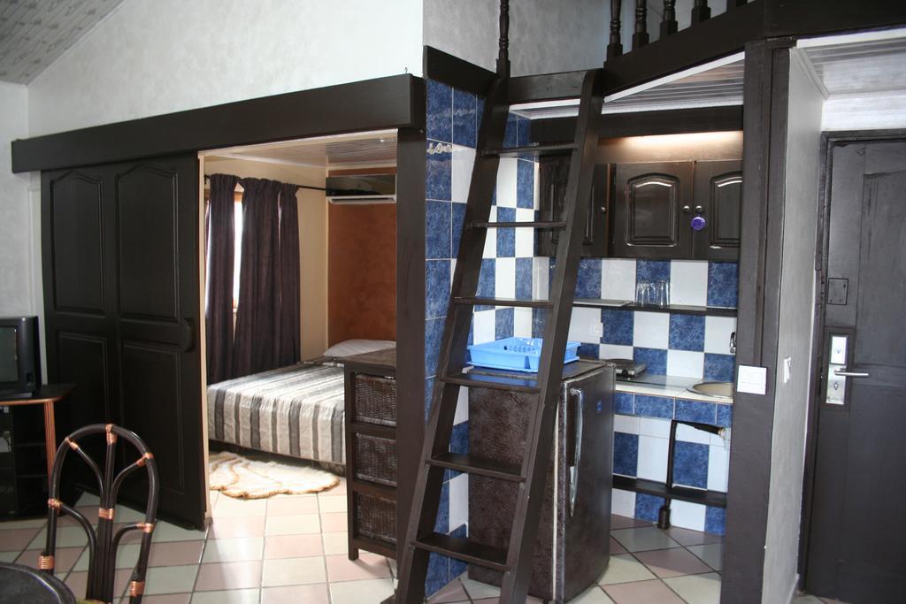 Hotel Napoleon Lagune Lomé Kültér fotó