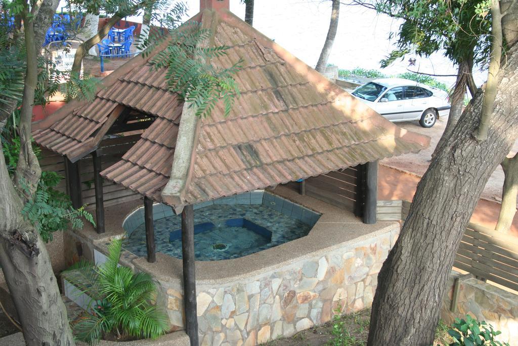 Hotel Napoleon Lagune Lomé Kültér fotó