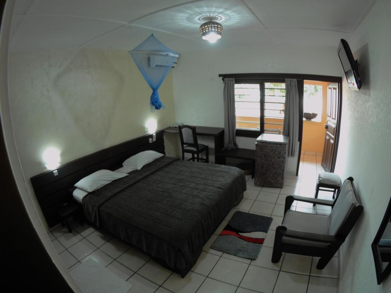Hotel Napoleon Lagune Lomé Kültér fotó