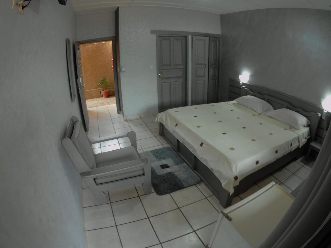 Hotel Napoleon Lagune Lomé Kültér fotó